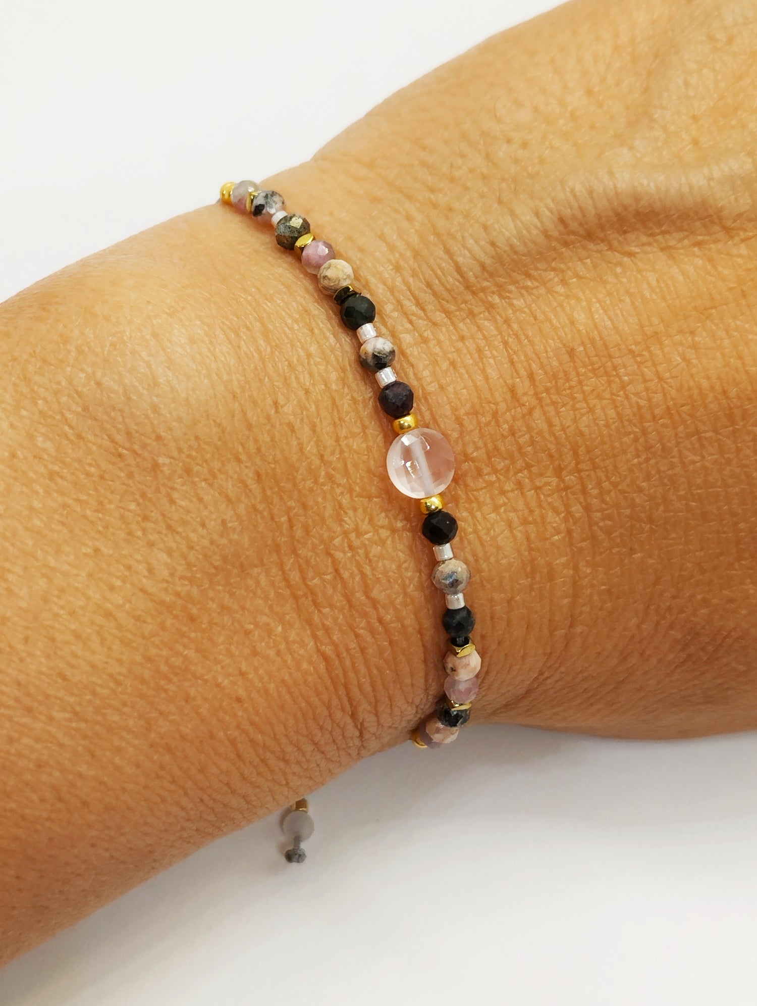 bracelet bohème pierres naturelles sur cordon