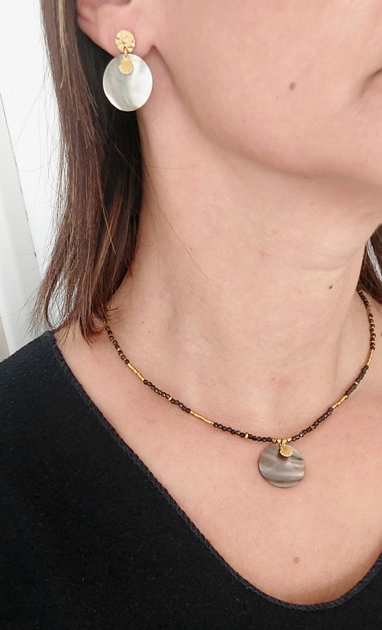 parure collier et boucles en nacre