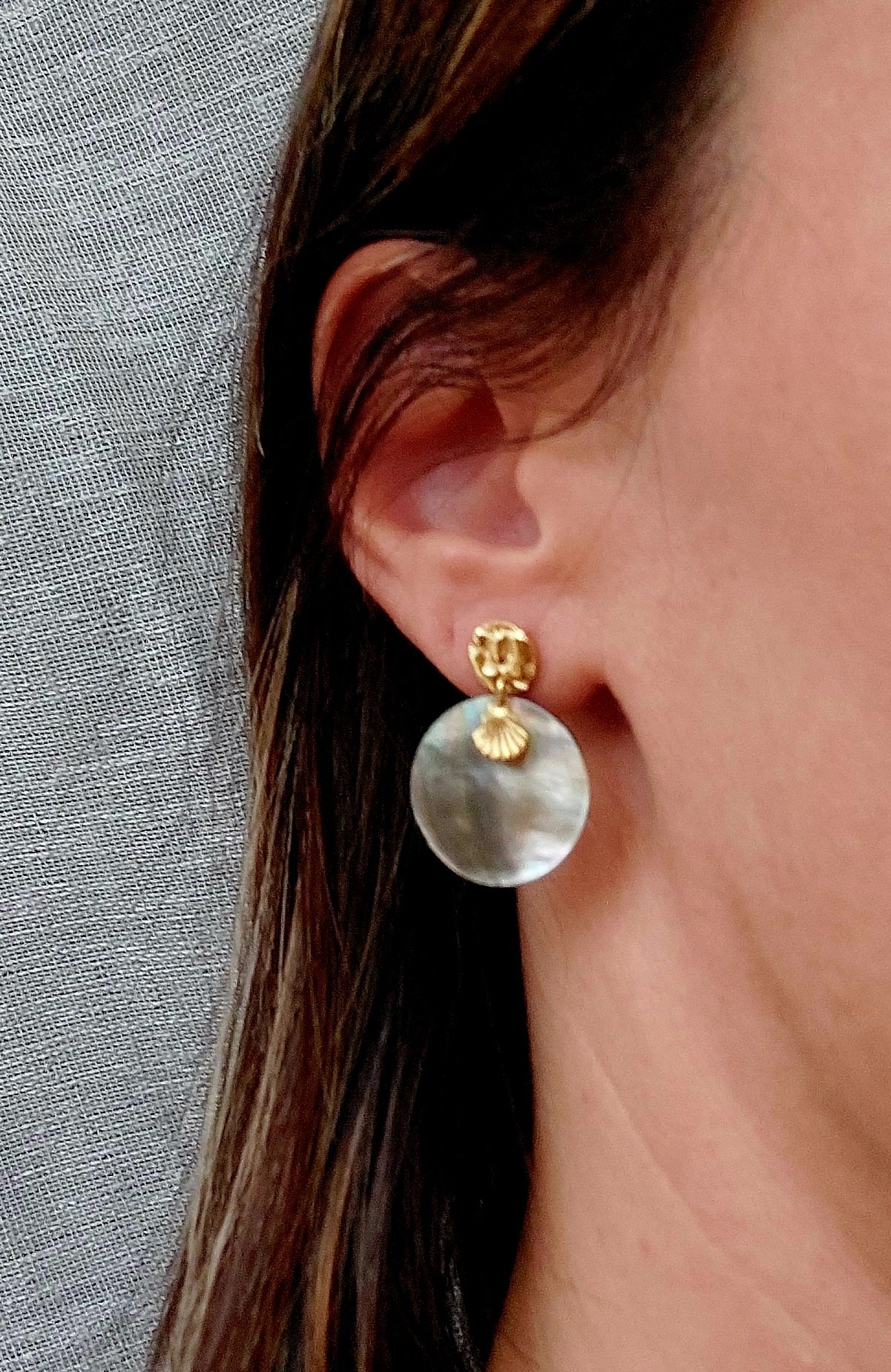 boucles en nacre naturelle