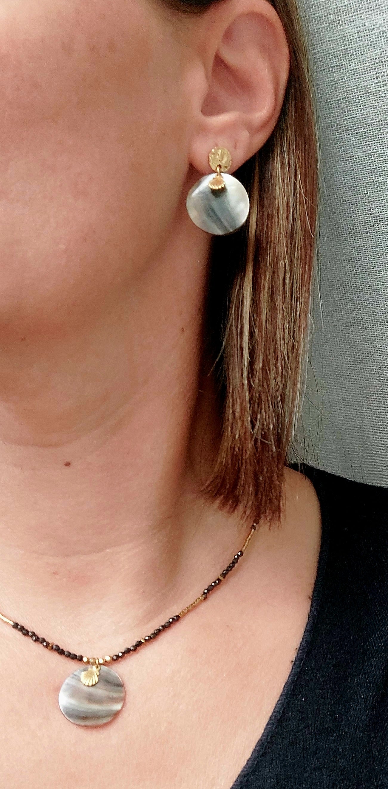 collier et boucles nacre