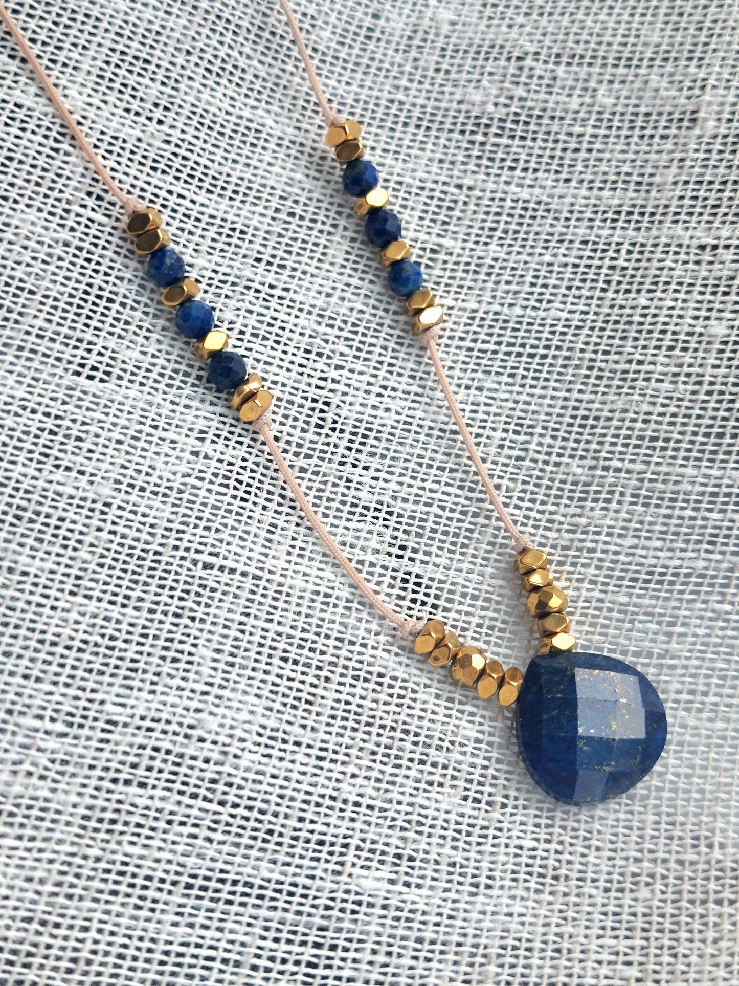 bijou en Lapis-lazuli 