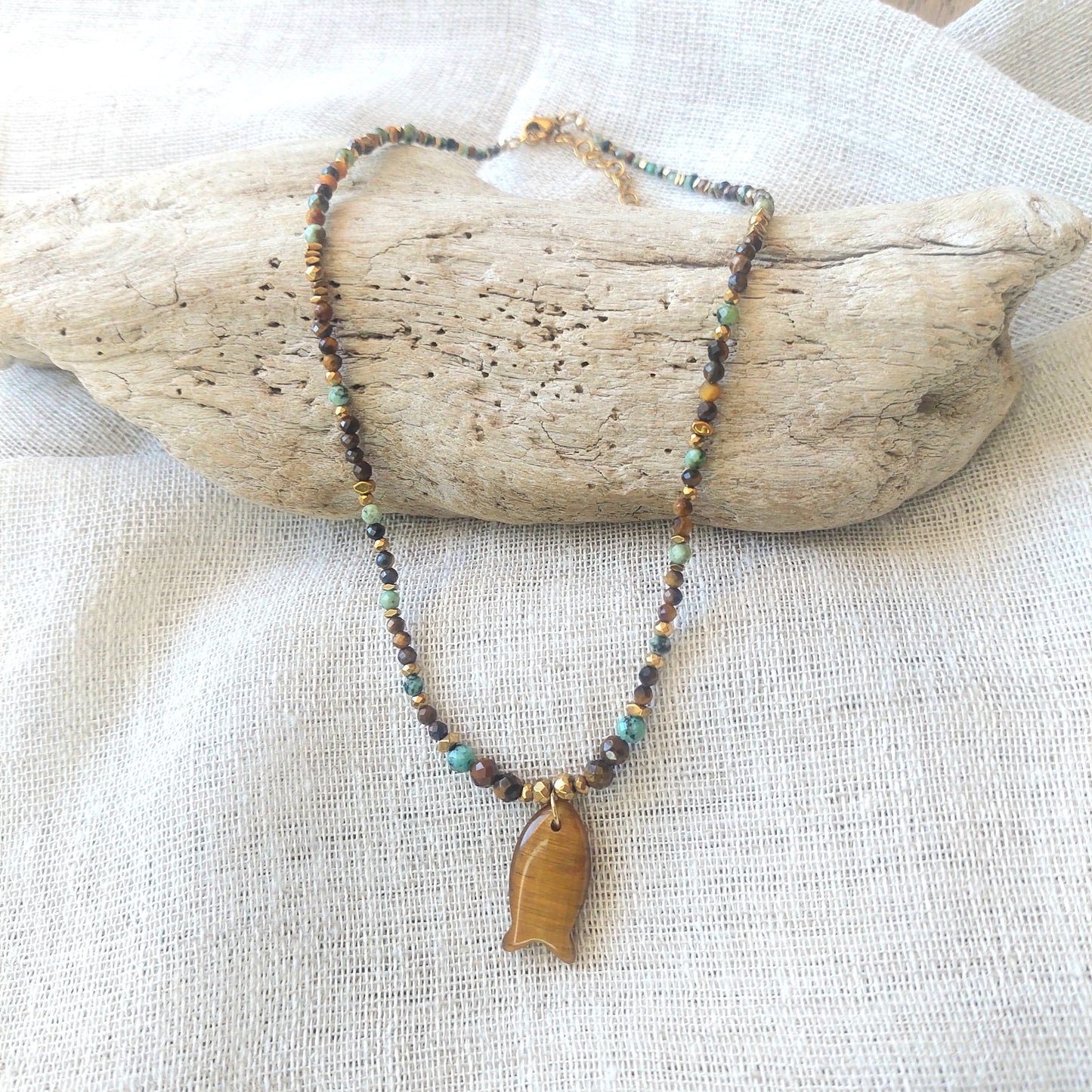 Collier création unique pour femme en turquoise africaine et oeil de tigre 