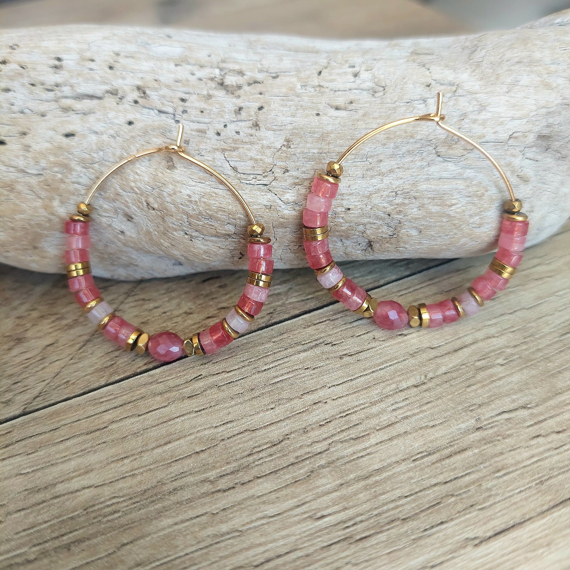 Boucles d'oreilles bohèmes pierres naturelles et acier inoxydable doré bijou fait main Celisamm Creations 