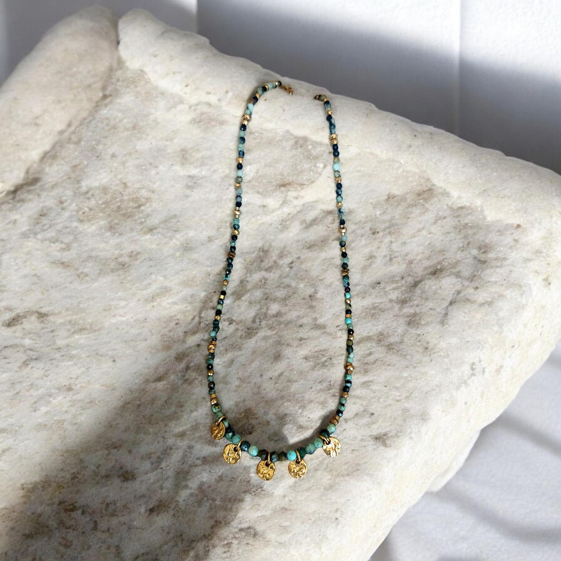 bijou bohème femme, collier en perles naturelles turquoise africaine et acier inoxydable
