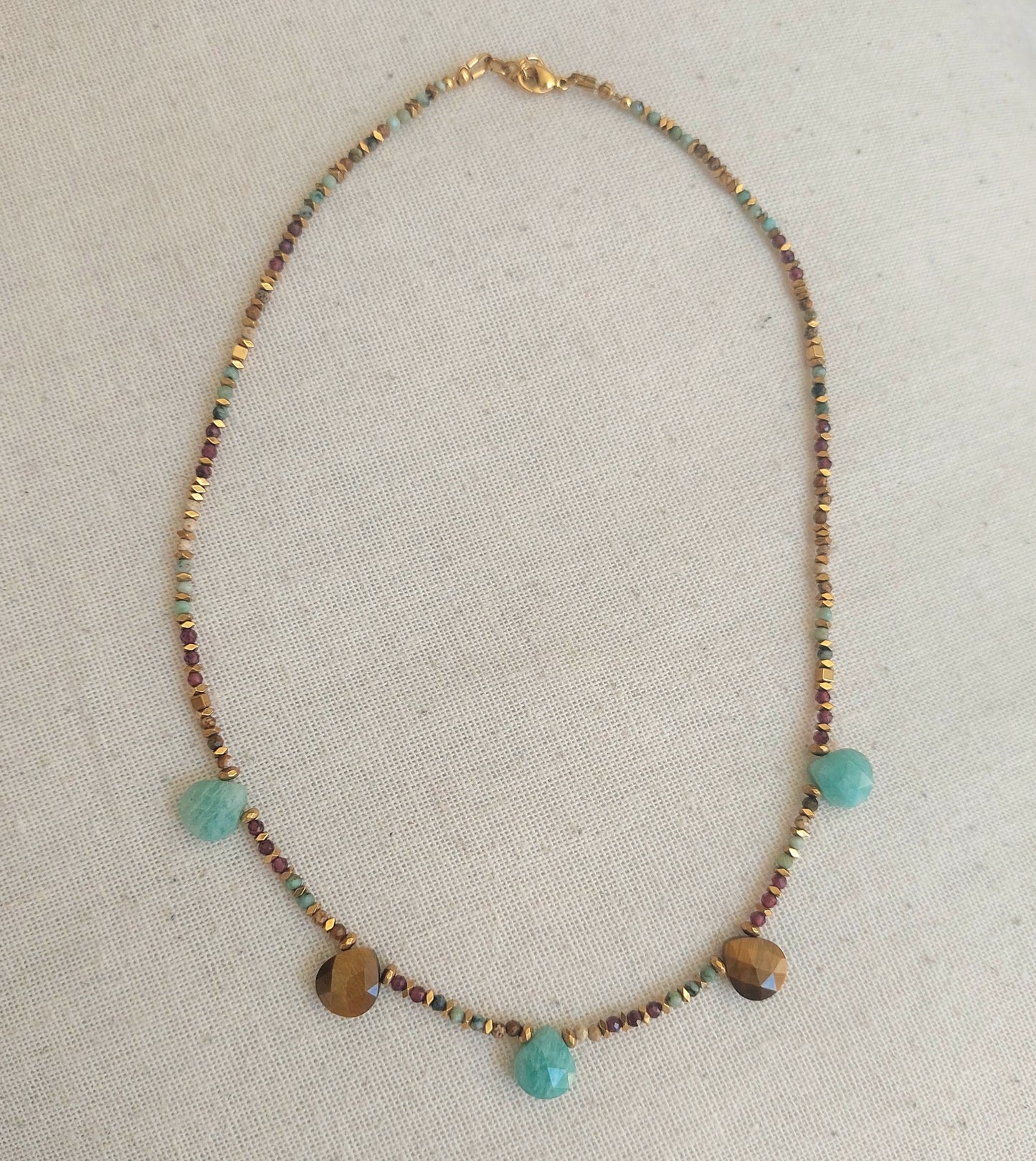 Collier pour femme pierres naturelles et acier inoxydable fait main style bohème