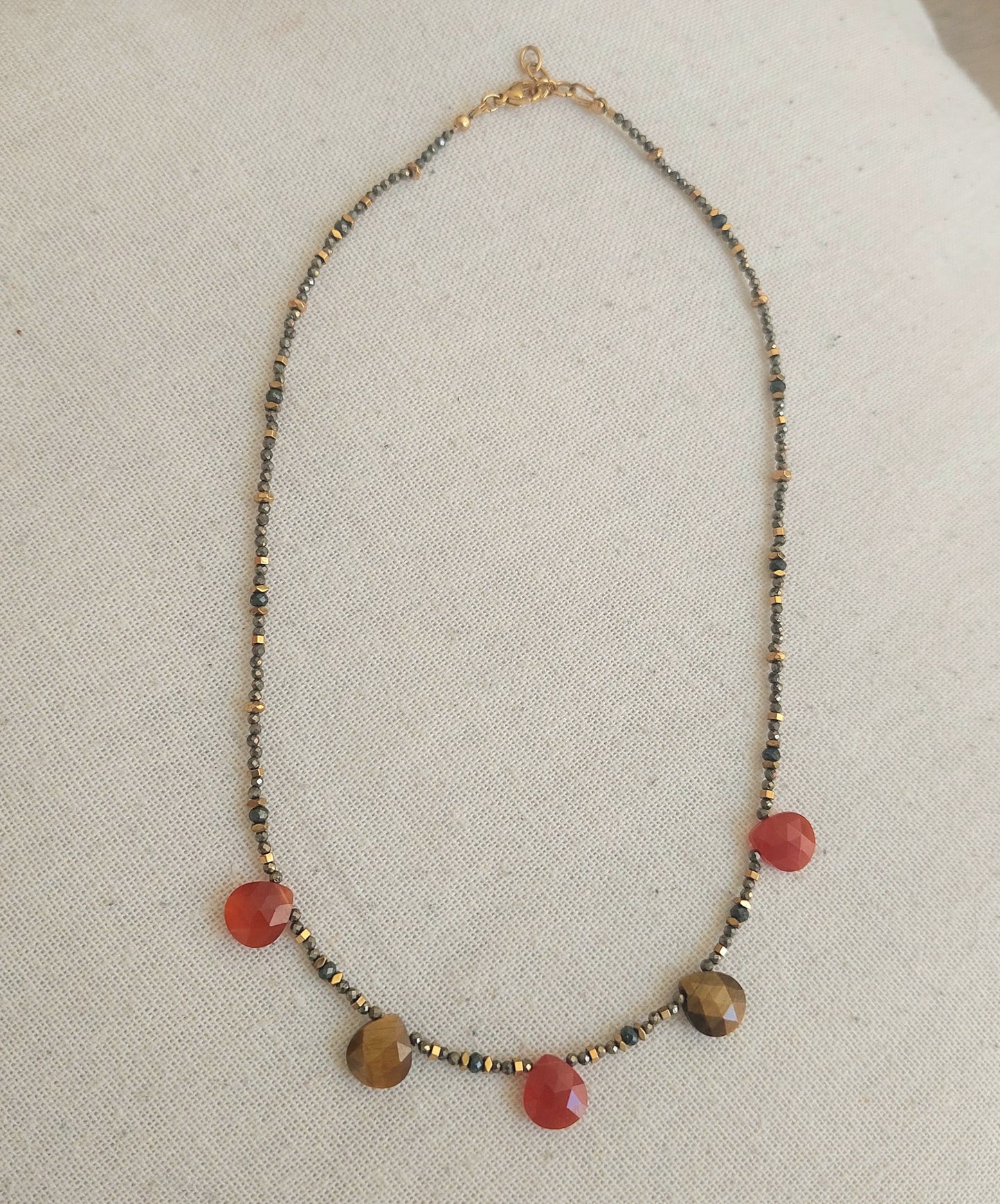 Bijou fait main collier en pyrite agate et œil de tigre femme celisamm creations