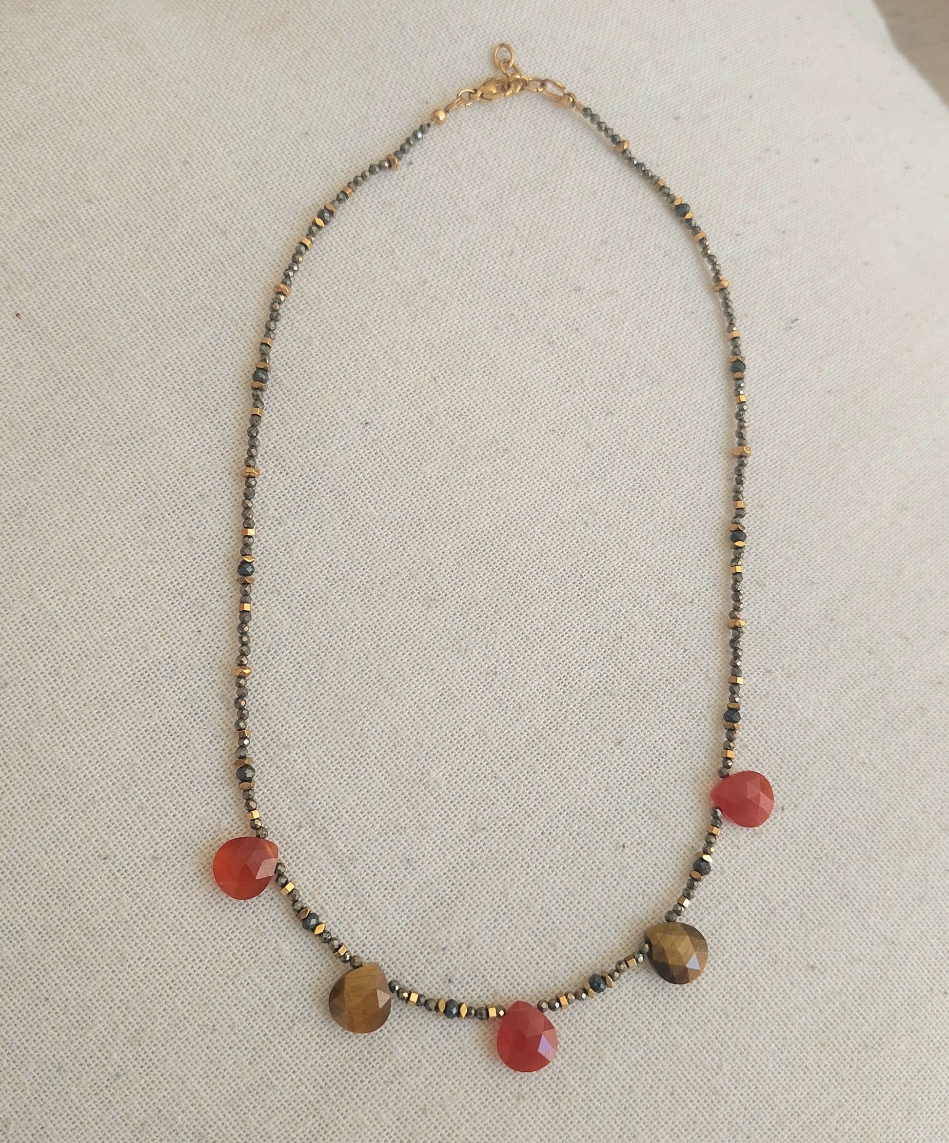 Bijou fait main collier en pyrite agate et œil de tigre femme celisamm creations