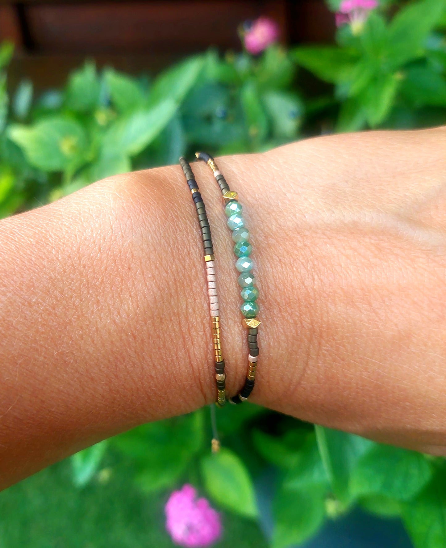 Bracelet double tour en miyuki et cristaux de bohème vert kaki caramel et doré fait main pour femme