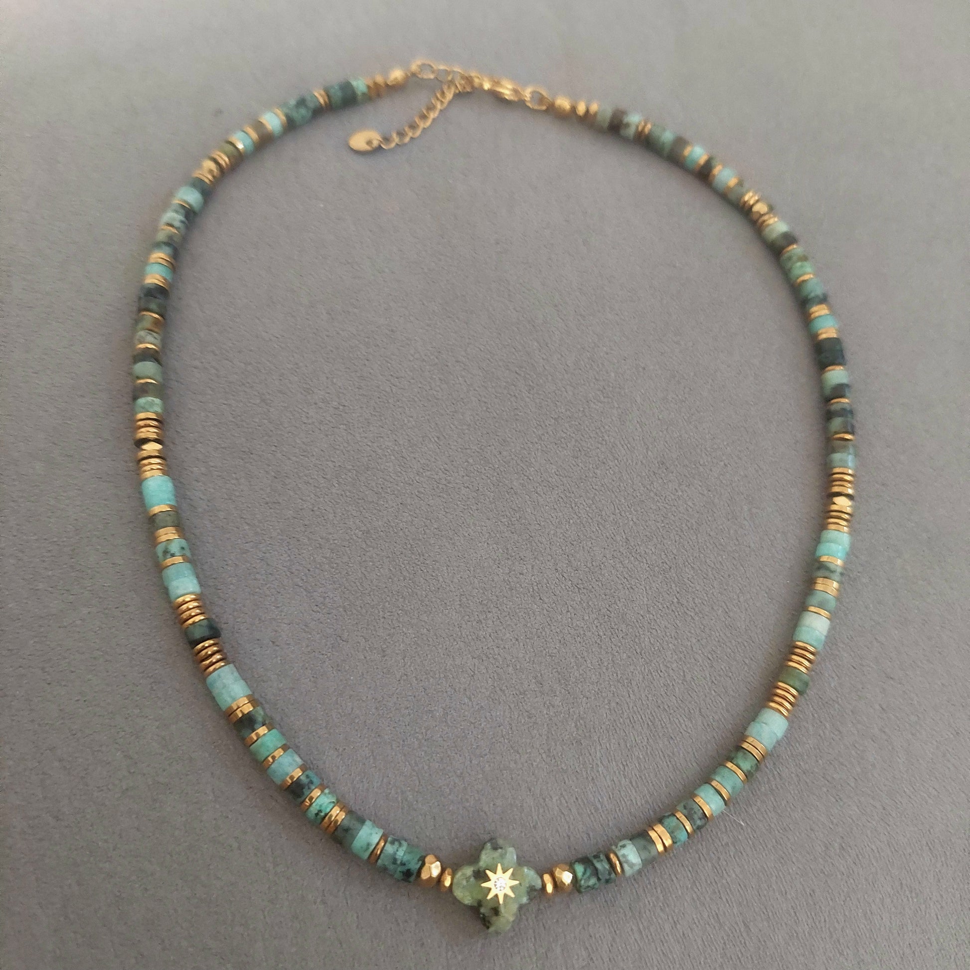 Collier bohème femme pierres naturelles et acier inoxydable hypoallergénique 