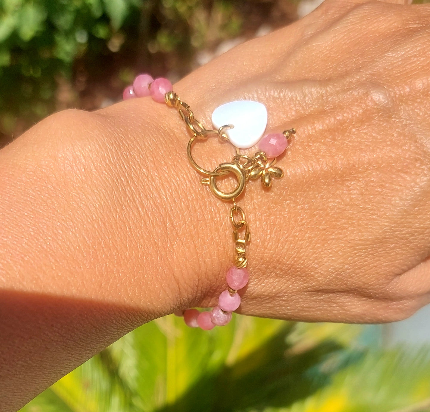 Bracelet bohème en quartz fraise naturelle nacre et acier inoxydable 316L fait main pour femme