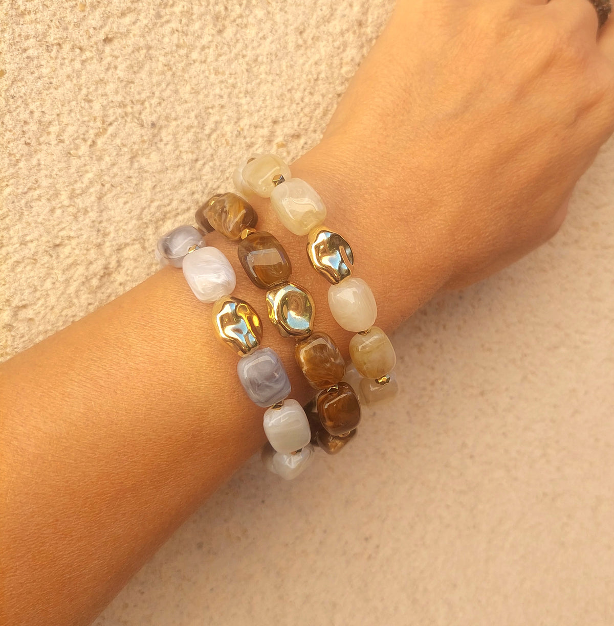 Bracelets bohèmes élastiques perles rectangulaires acryliques 3 modèles au choix faits main pour femme