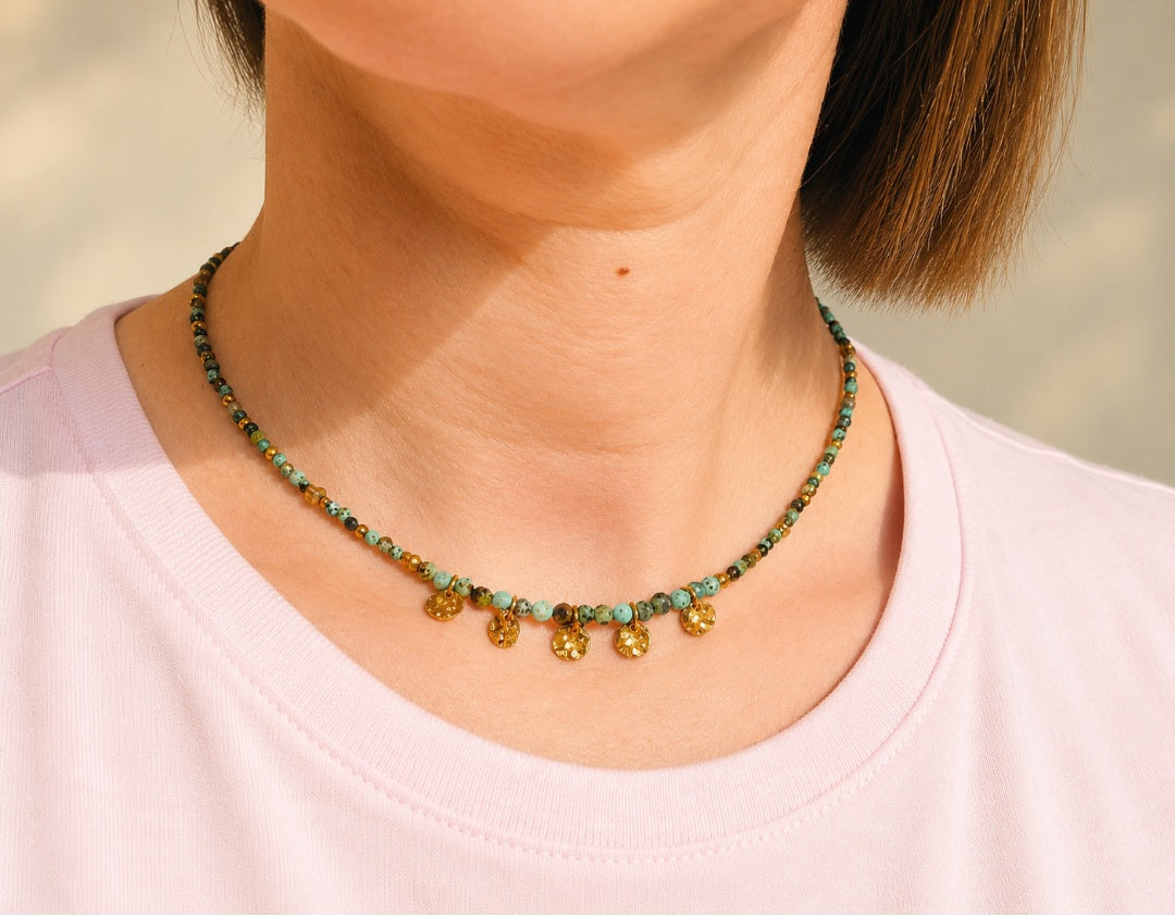 collier femme en turquoise africaine naturelle style bohème fait main 