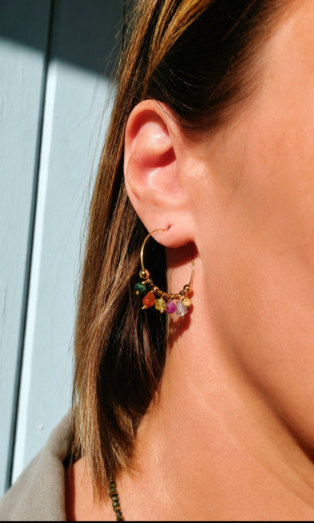 Boucles d'oreilles créoles en acier 316L avec pampilles artisanales en perles naturelles