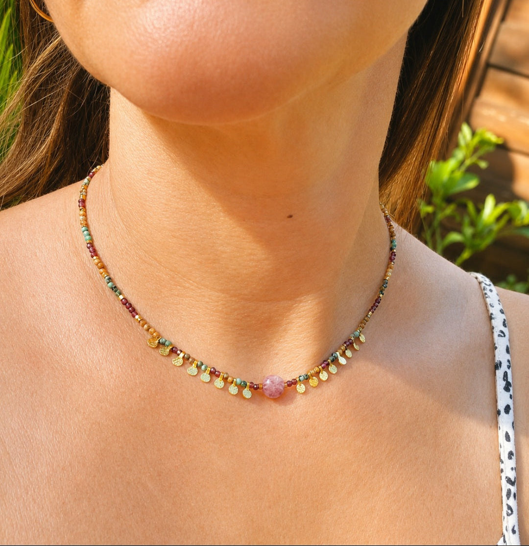 Collier bohème en perles naturelles et acier inoxydable