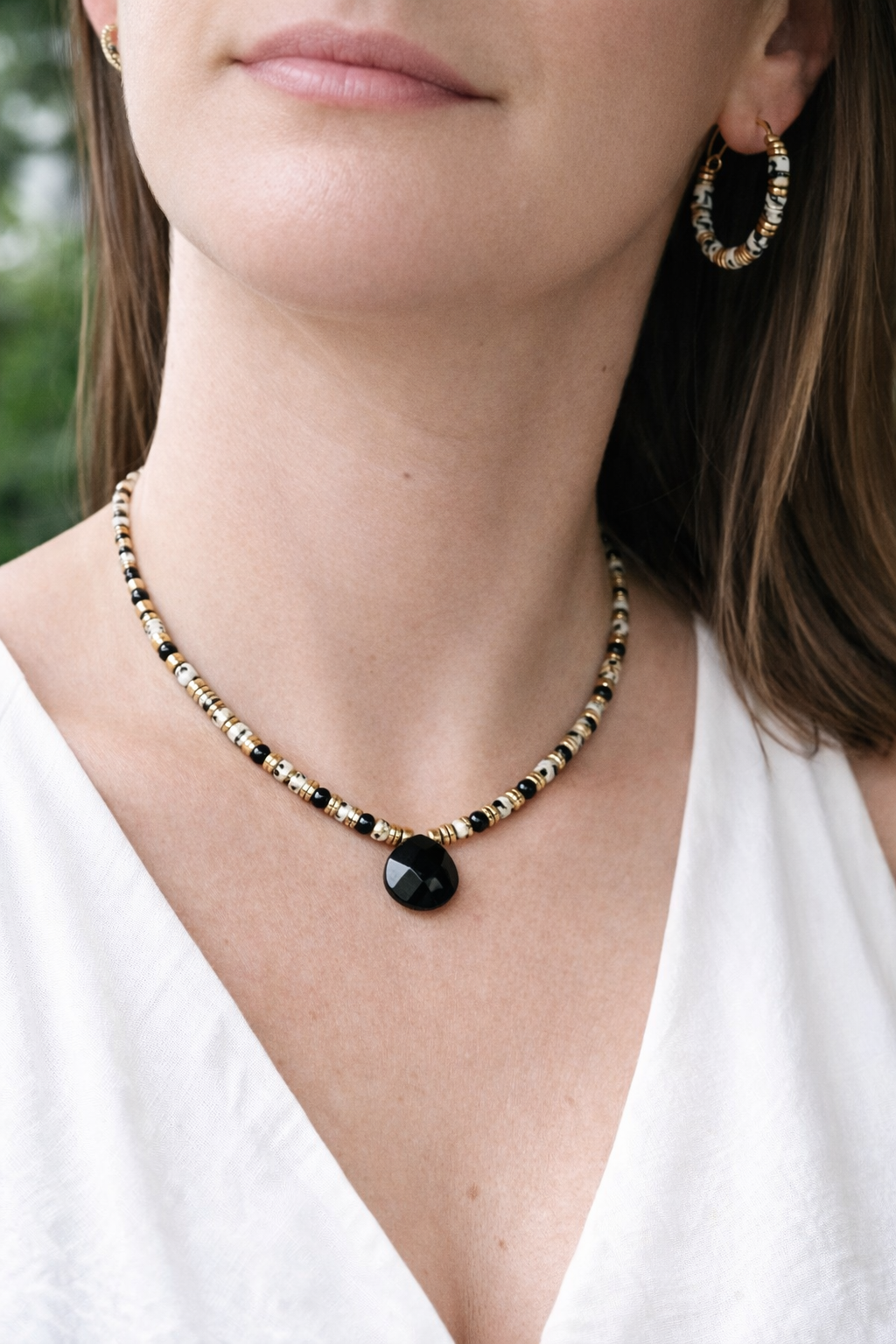 Collier en jaspe dalmatien et agate noire avec pendentif perle naturelle, bijou porté