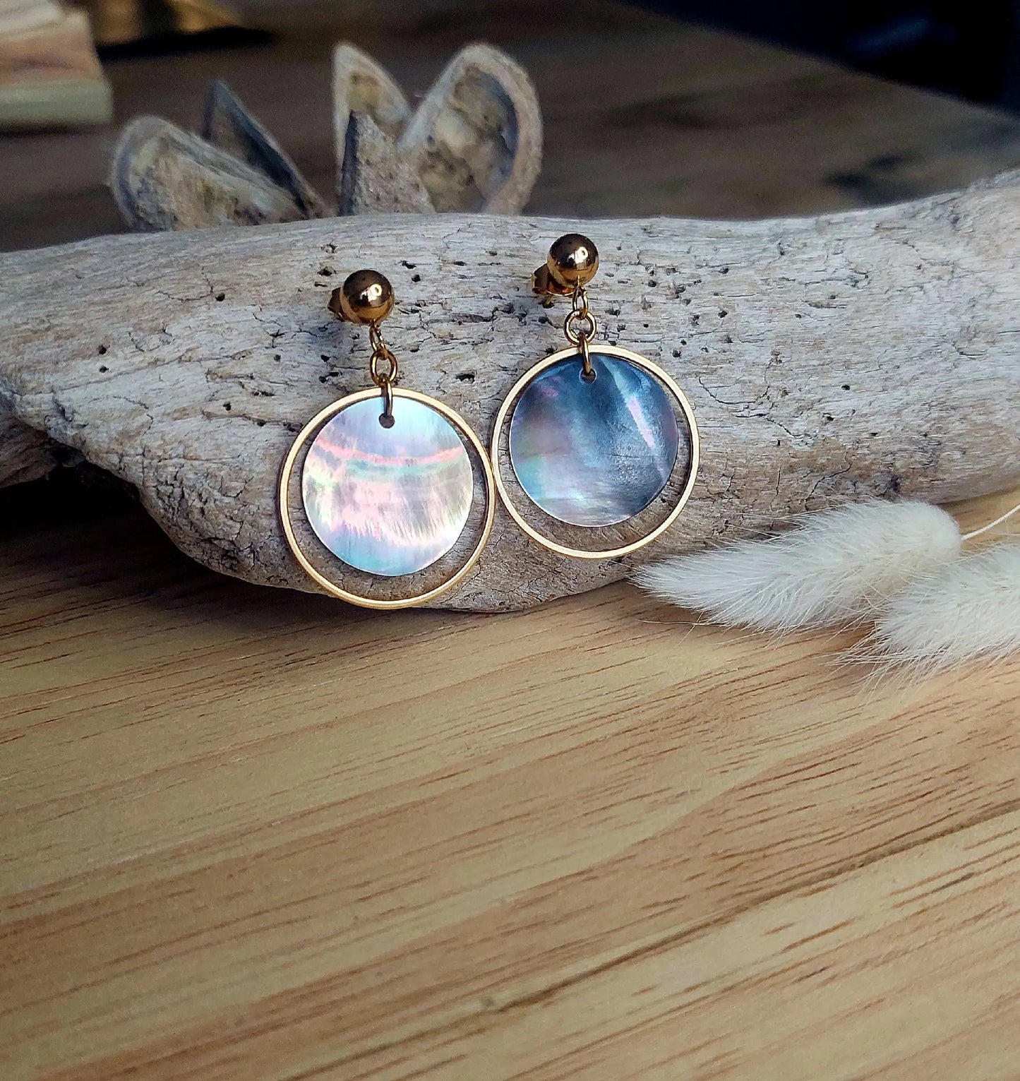 Boucles bohème acier inoxydable et nacre naturelle 
