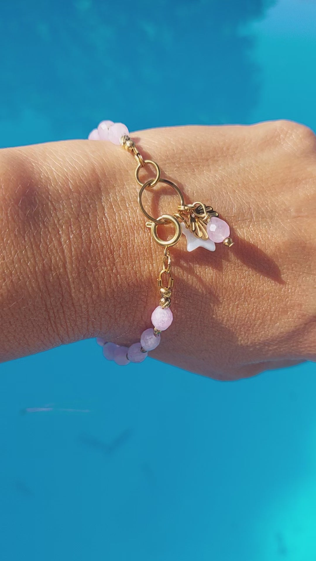 vidéo du bracelet Alba en pierres naturelles et acier inoxydable